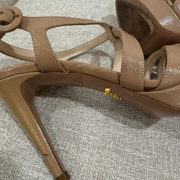 Prada Vernice St Staff Cammeo Cream strappy sandal Size 35.5 - Picture 5 of 7